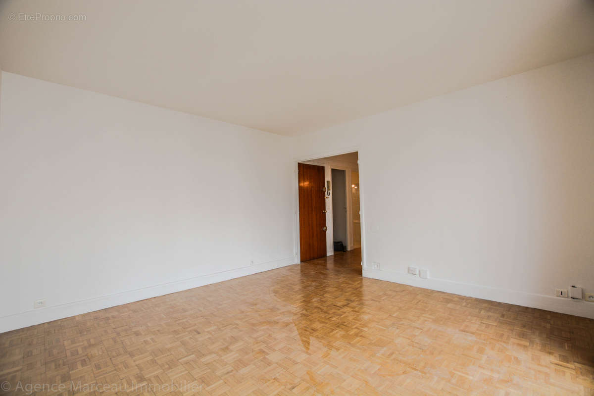 Appartement à COURBEVOIE