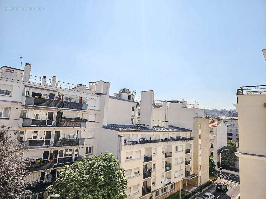 Appartement à COURBEVOIE