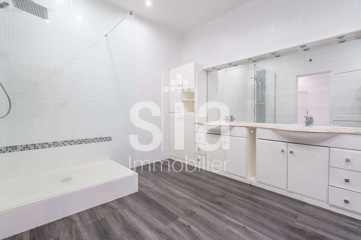 Appartement à PARIS-9E