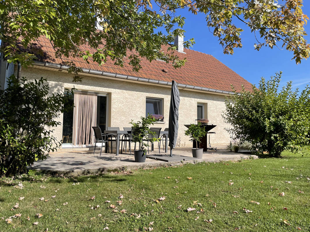 Maison à VERCEL-VILLEDIEU-LE-CAMP