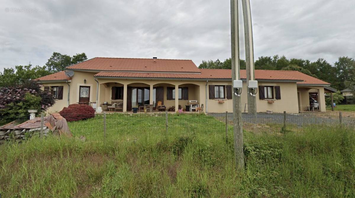 Maison à SAINT-CYPRIEN