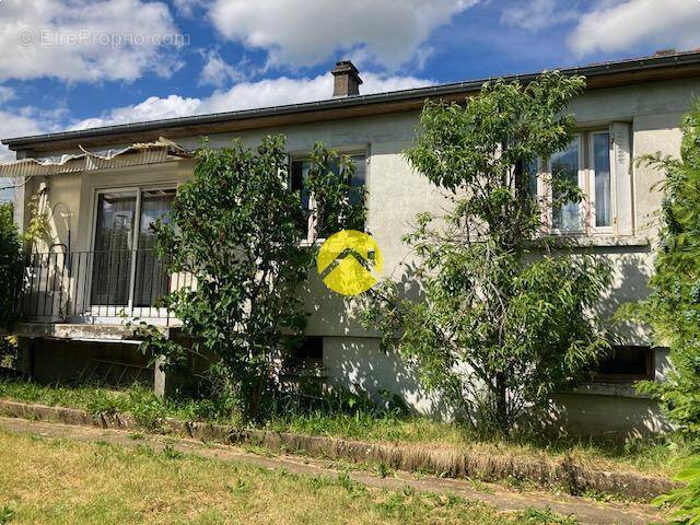 Maison à LES AIX-D&#039;ANGILLON