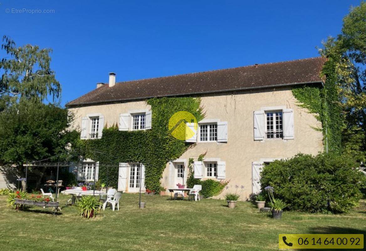 Maison à LES AIX-D&#039;ANGILLON