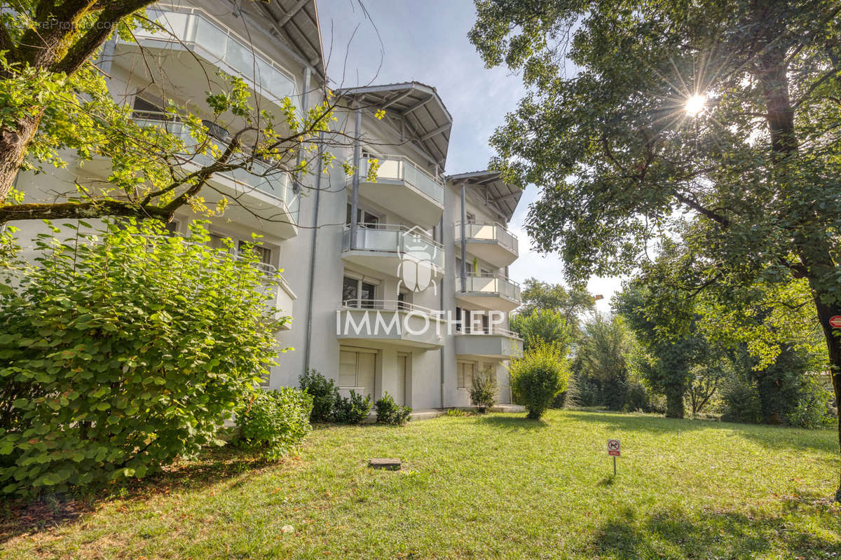 Appartement à MEYLAN