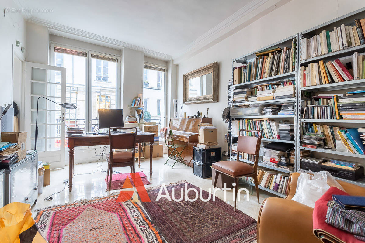 Appartement à PARIS-2E