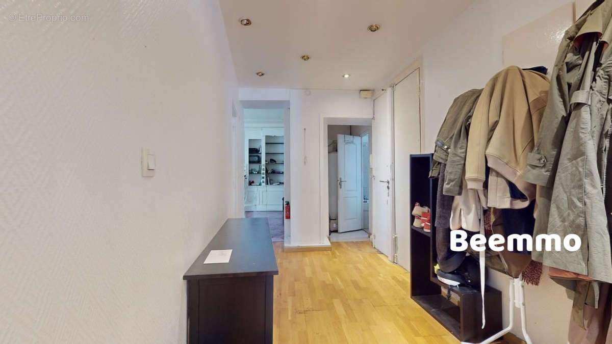 Appartement à PARIS-8E