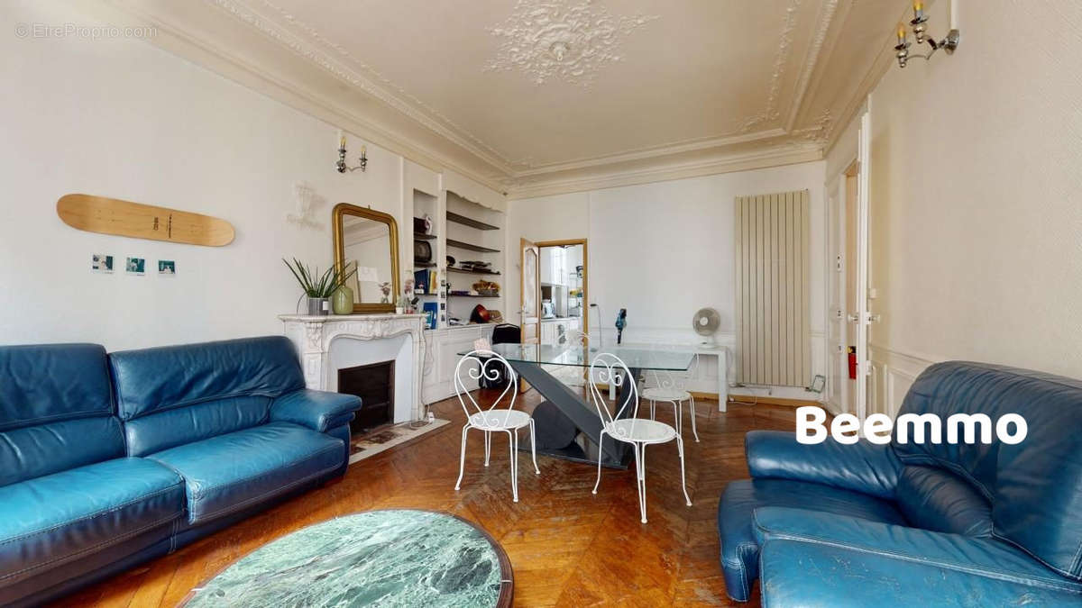 Appartement à PARIS-8E