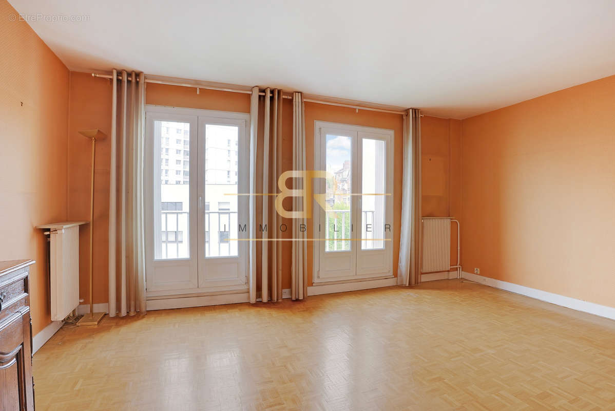 Appartement à PARIS-19E