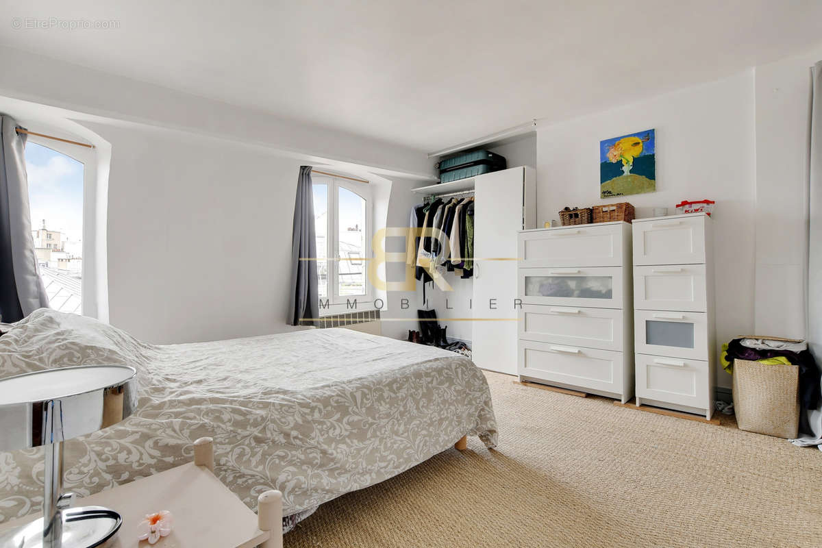 Appartement à PARIS-1E