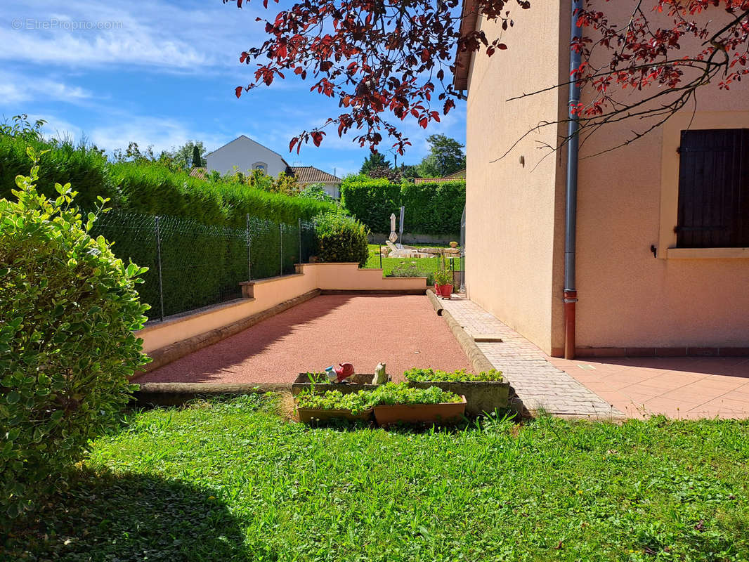 Maison à CAILLOUX-SUR-FONTAINES