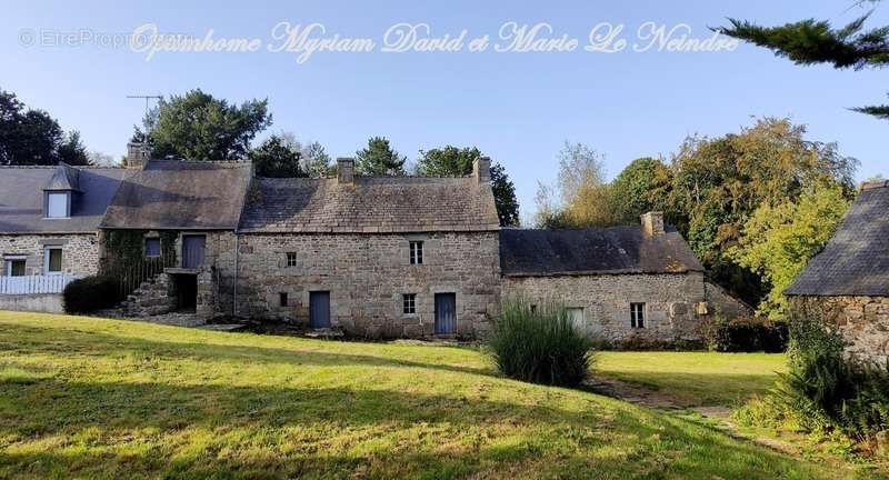 Maison à PLOUNEVEZ-QUINTIN