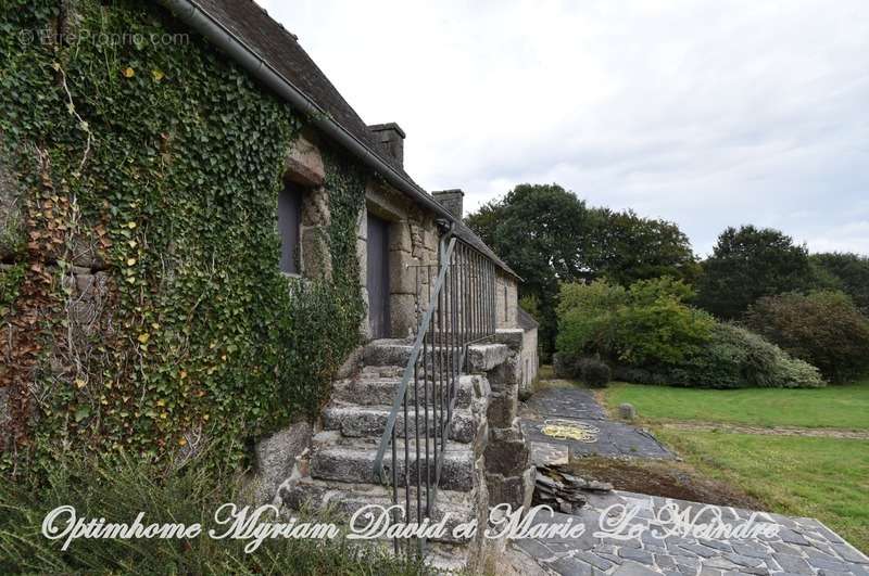 Maison à PLOUNEVEZ-QUINTIN