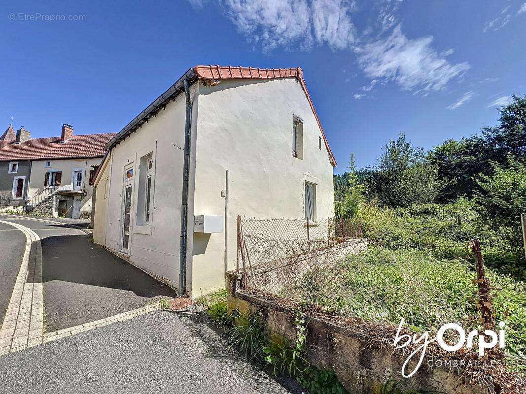 Maison à SAINT-ELOY-LES-MINES