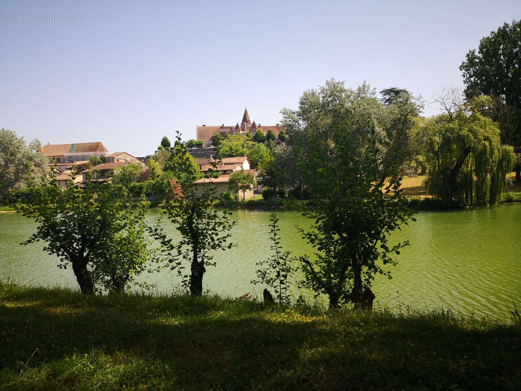 Maison à LAUZUN