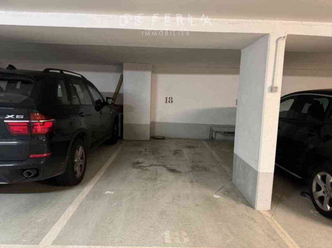 Parking à PARIS-14E