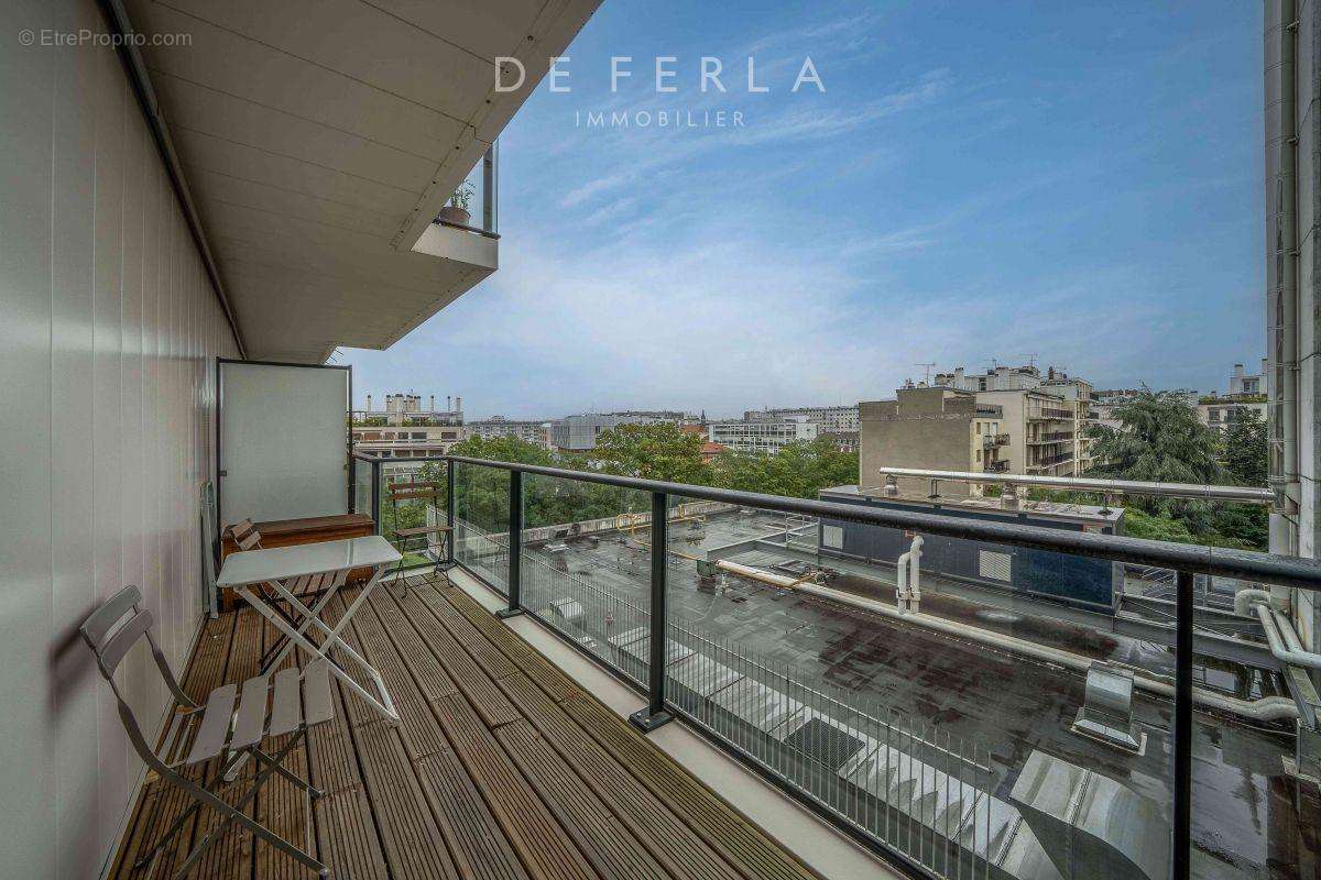 Appartement à PARIS-14E