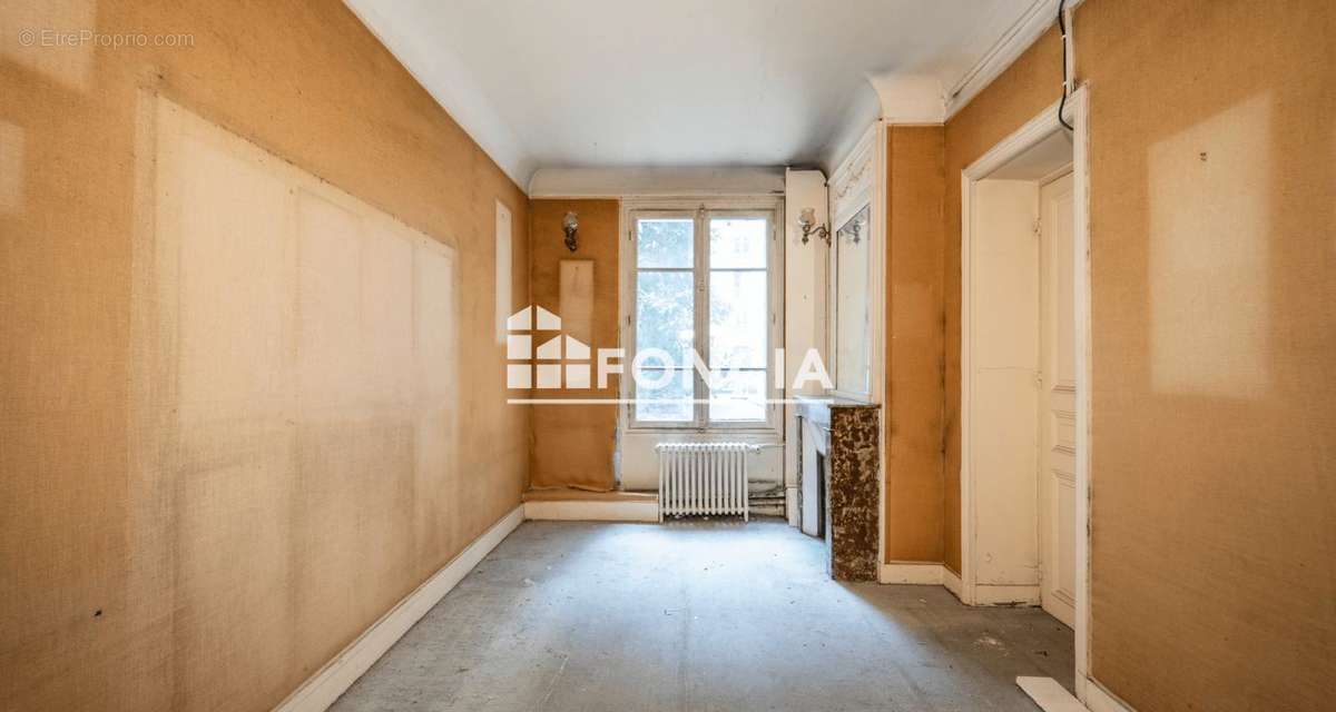 Appartement à PARIS-14E