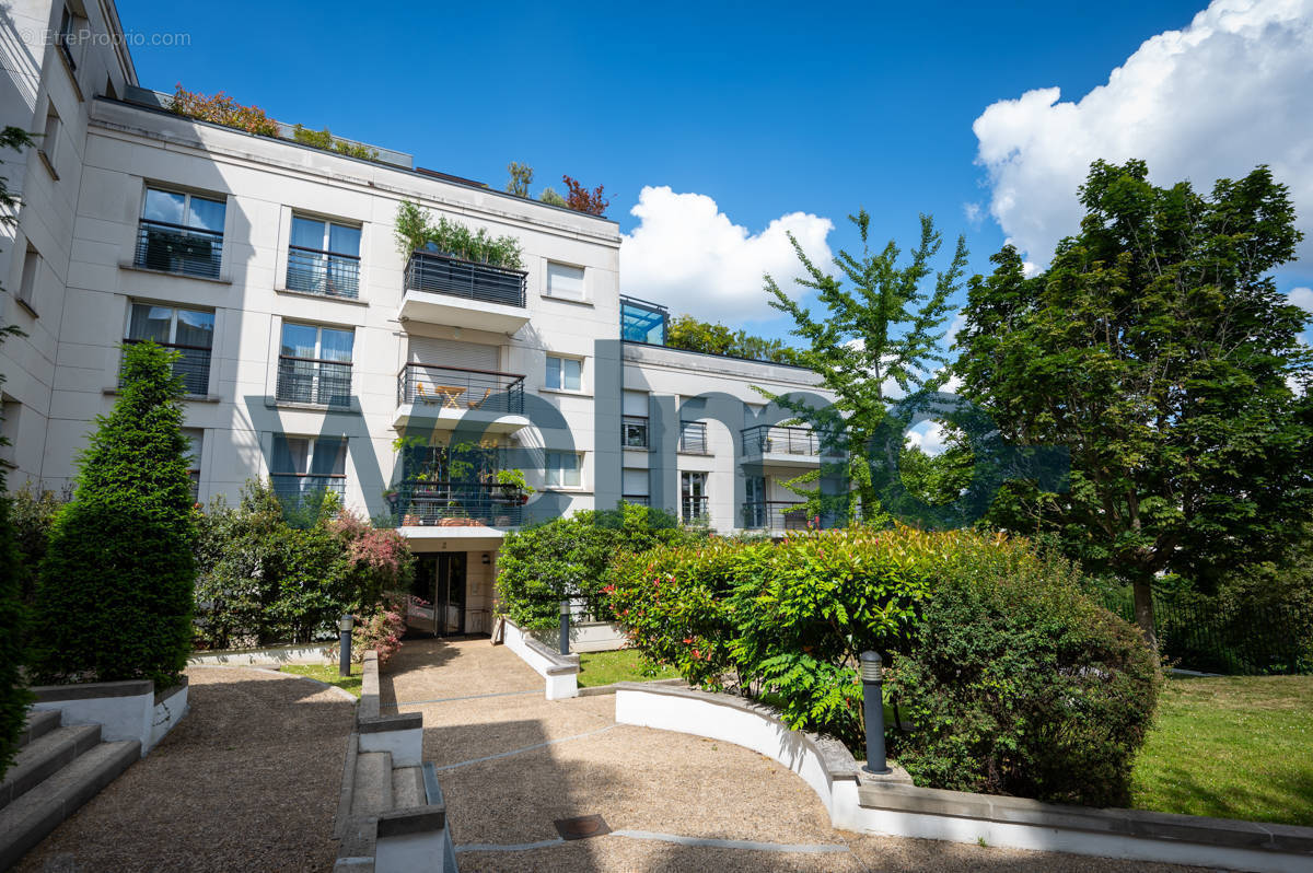 Appartement à ISSY-LES-MOULINEAUX