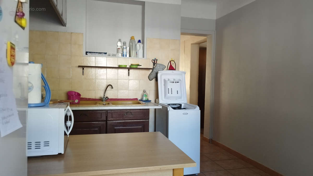 Appartement à MARSEILLE-5E