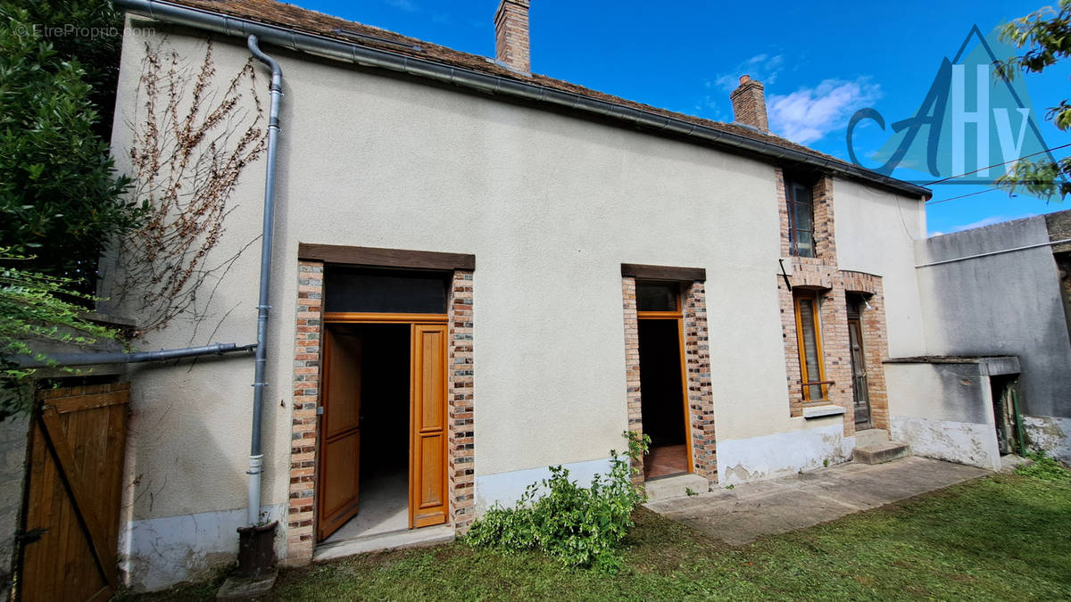 Maison à PONT-SUR-YONNE