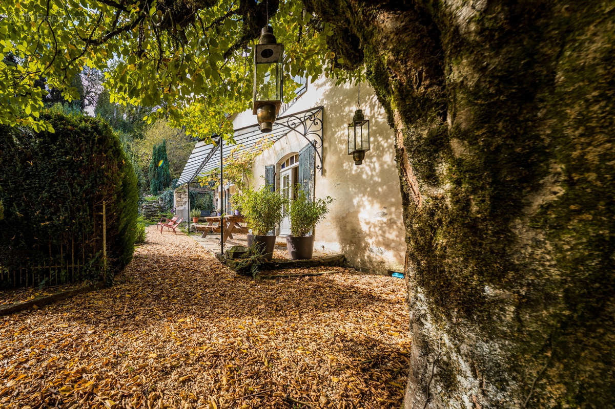 Maison à SEGUR-LE-CHATEAU