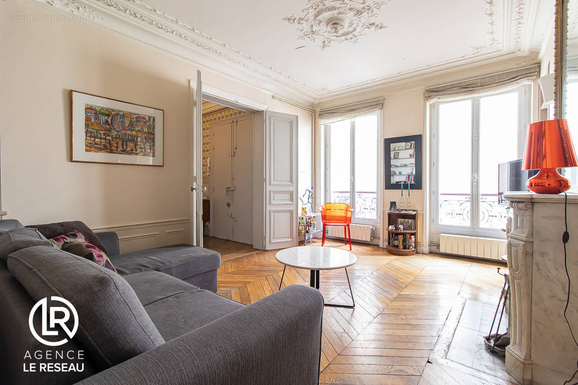 Appartement à PARIS-8E