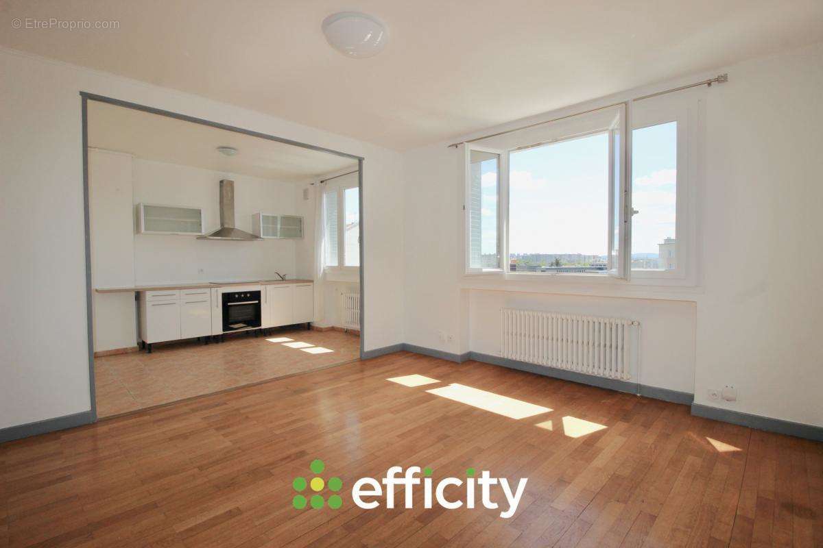 Appartement à LYON-8E