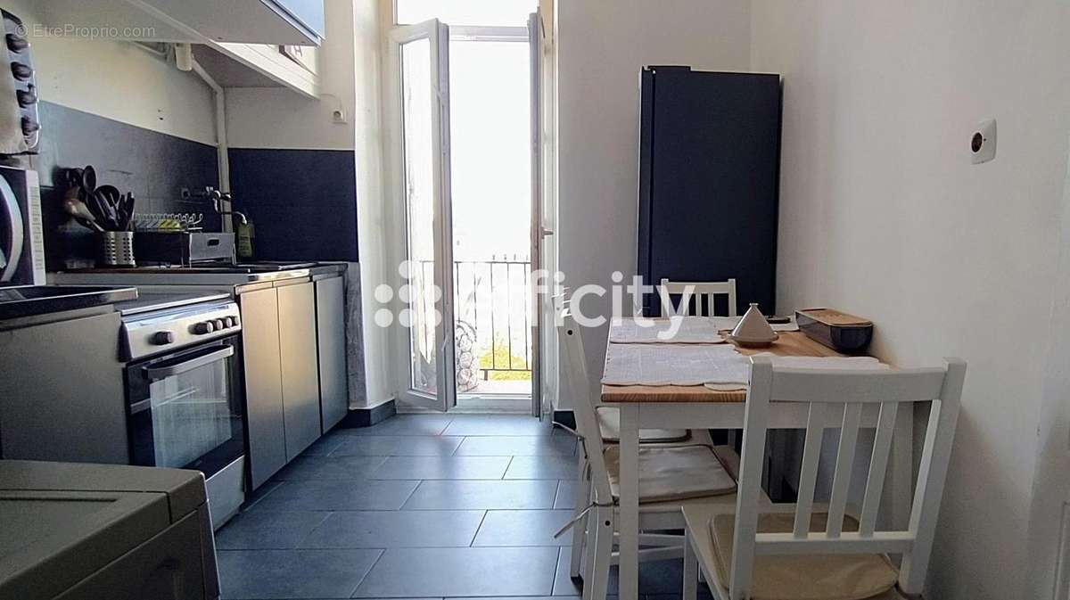 Appartement à MARSEILLE-3E