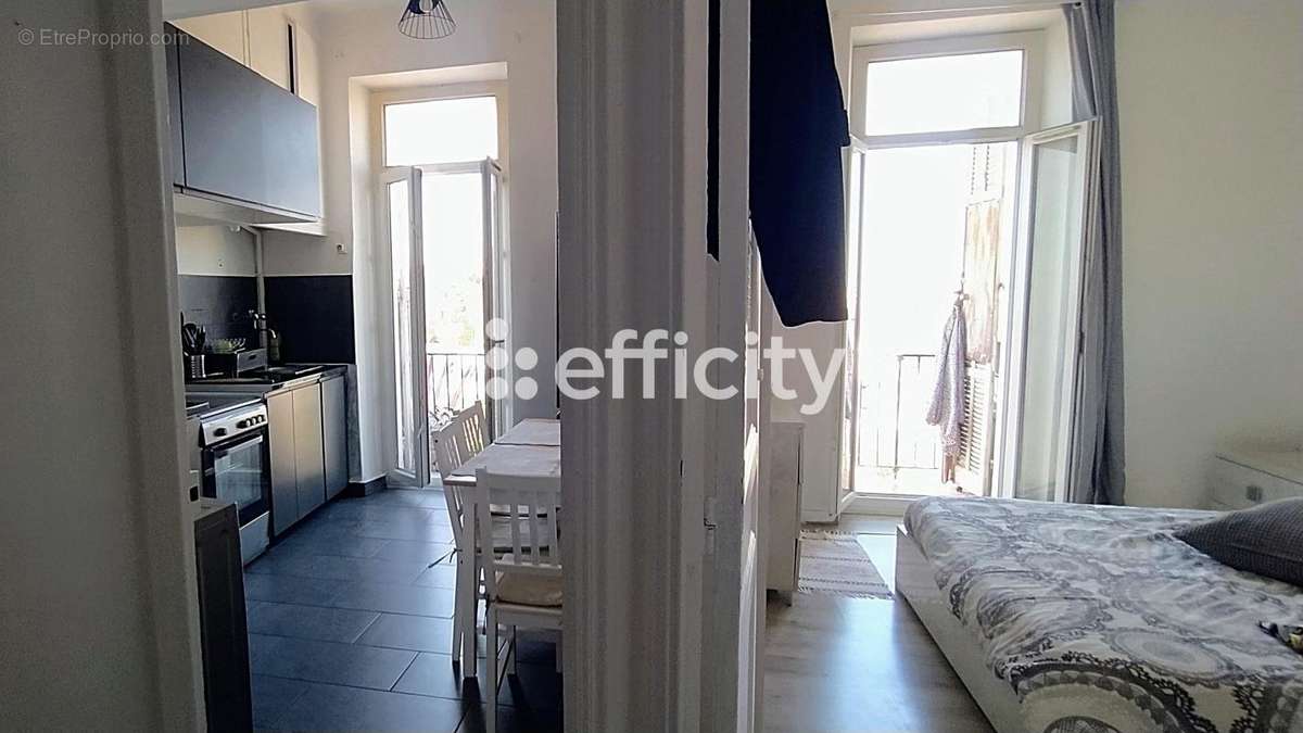 Appartement à MARSEILLE-3E