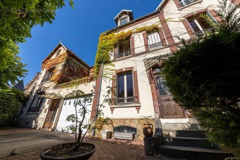 Maison à MANTES-LA-JOLIE