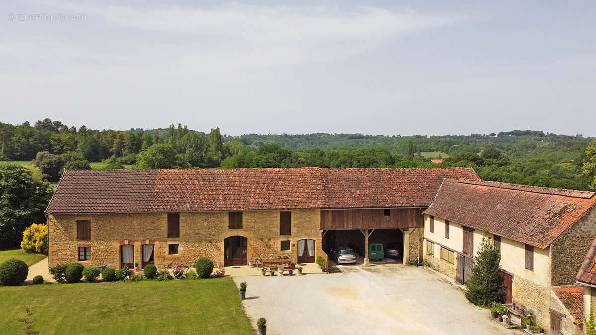 Maison à MARCILLAC-SAINT-QUENTIN