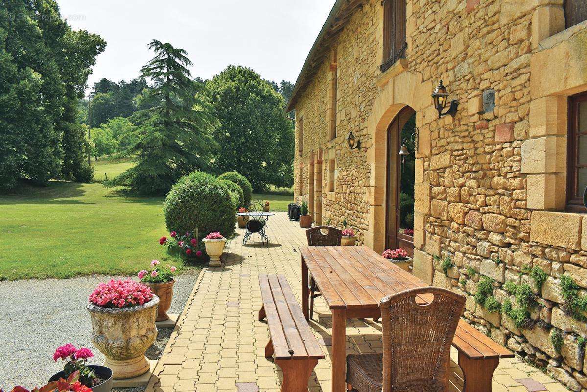 Maison à MARCILLAC-SAINT-QUENTIN