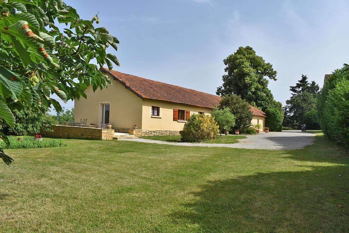 Maison à MARCILLAC-SAINT-QUENTIN