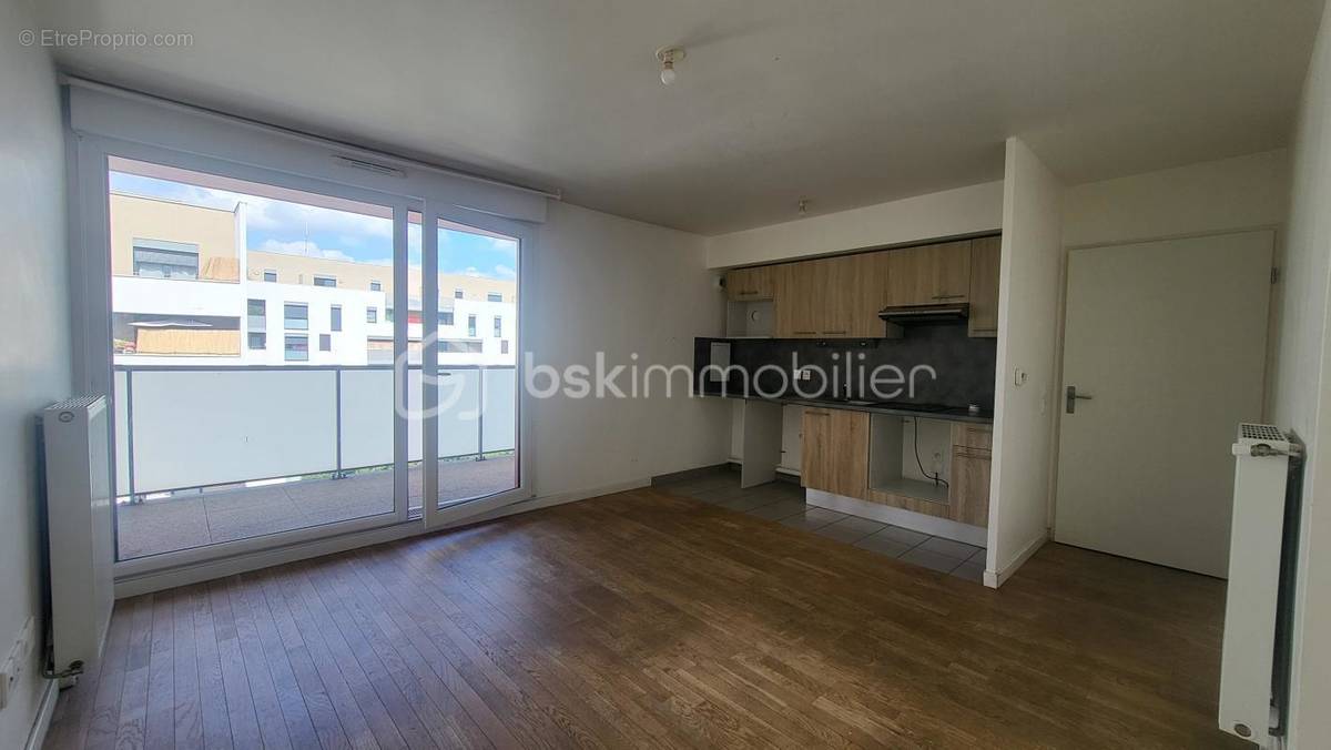 Appartement à FRESNES