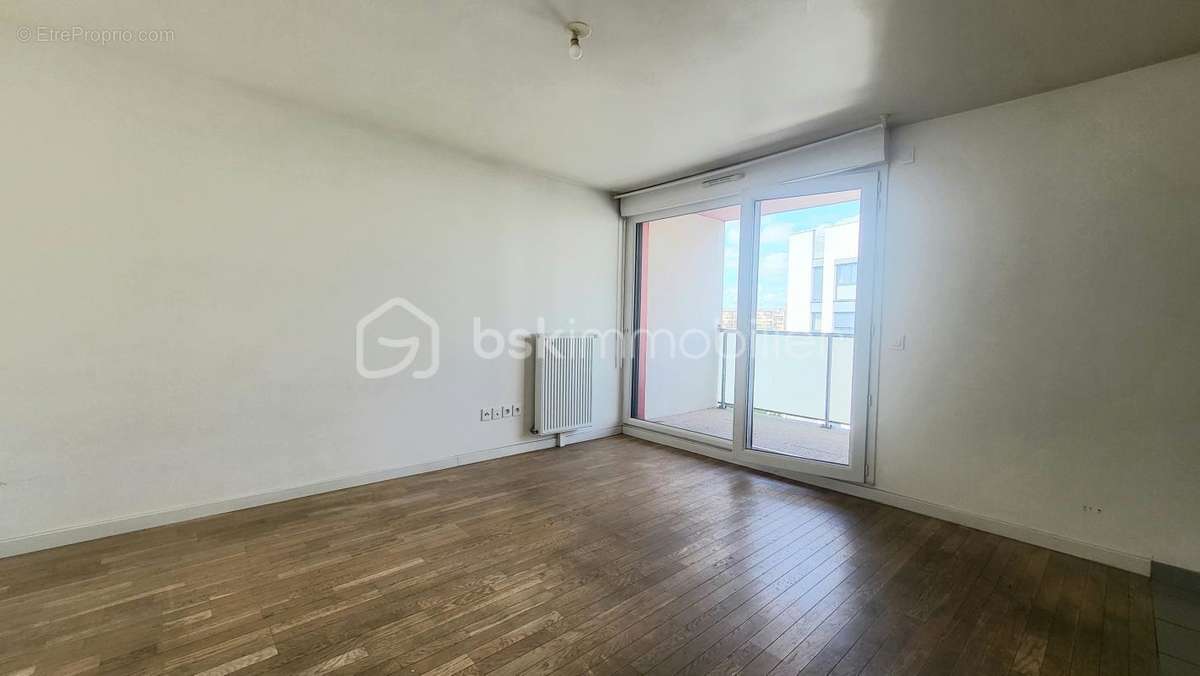 Appartement à FRESNES