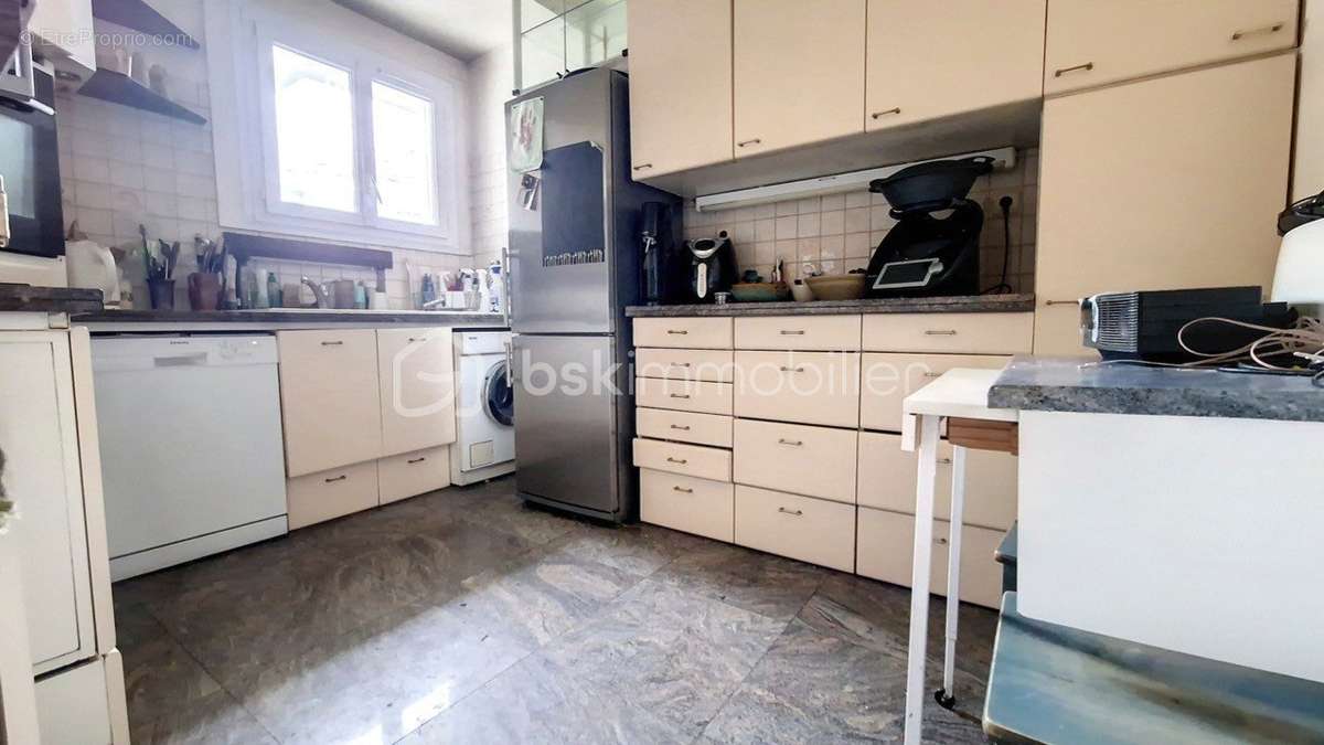 Appartement à PARIS-20E