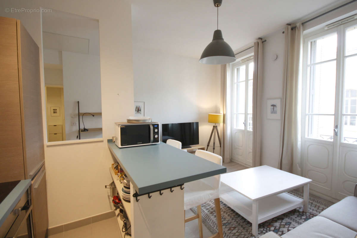 Appartement à MARSEILLE-2E