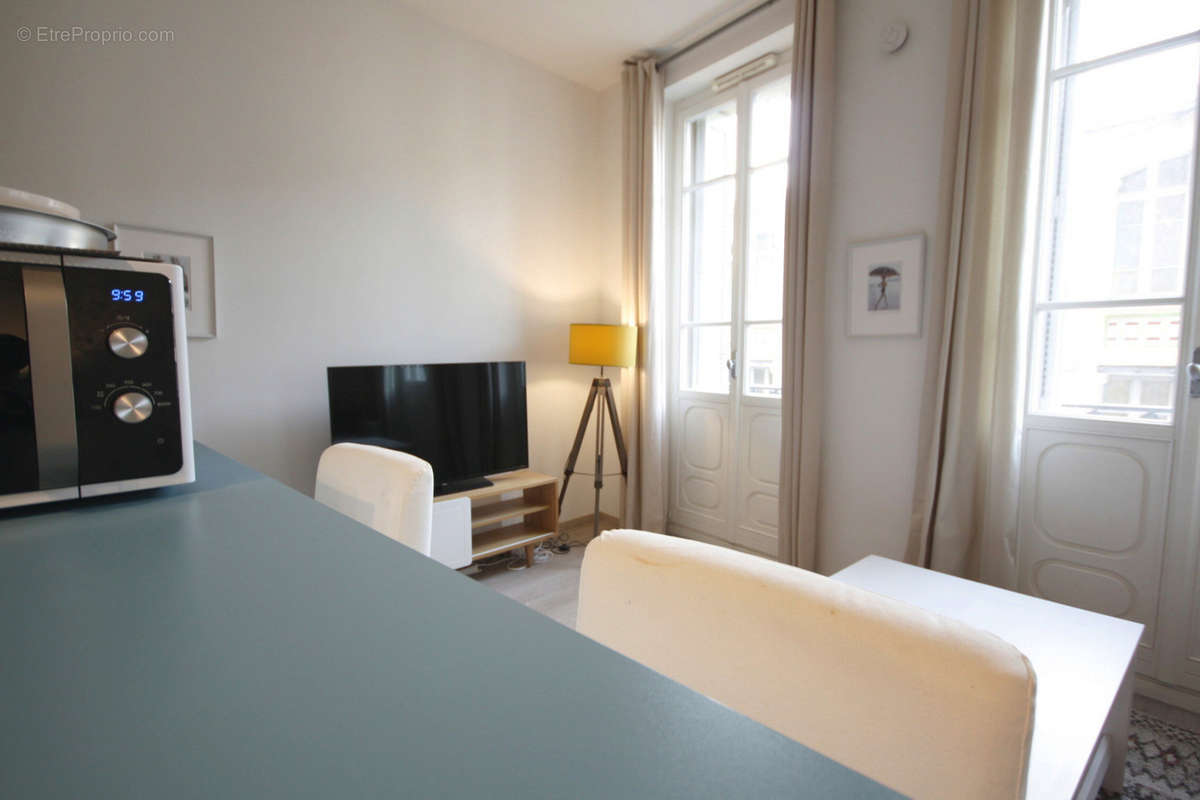 Appartement à MARSEILLE-2E