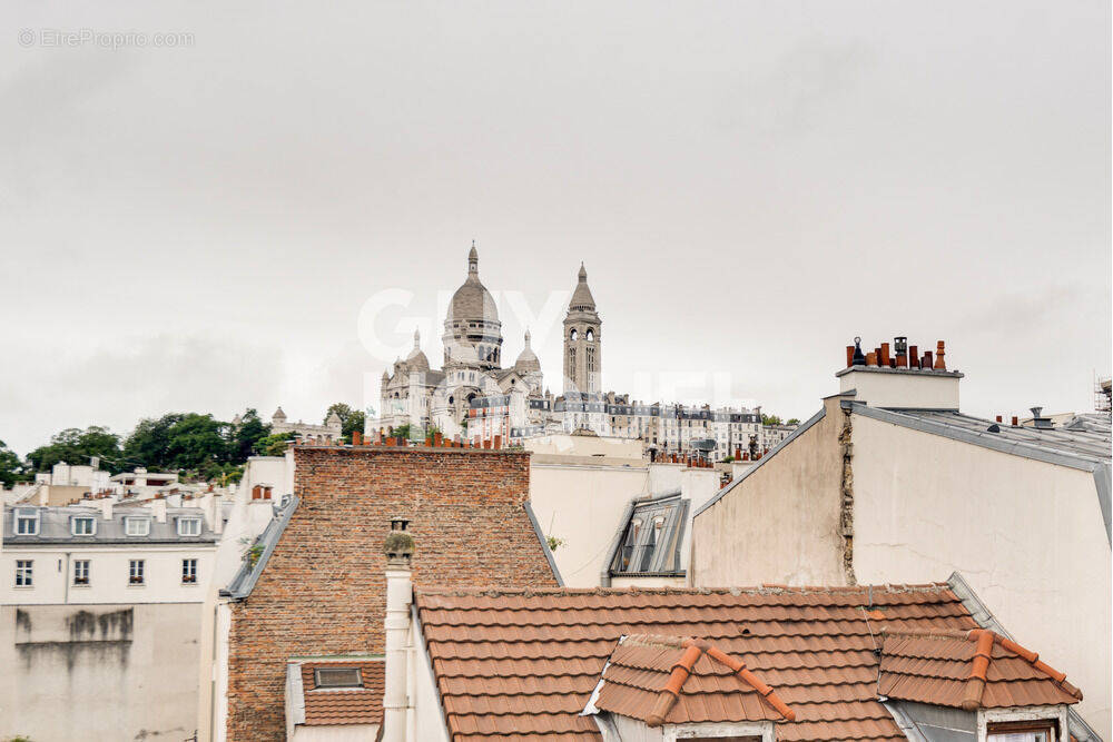 Appartement à PARIS-18E