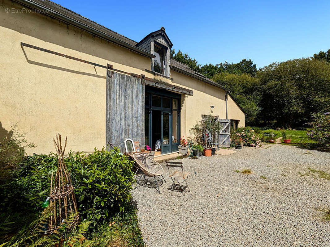 Maison à COMBOURG