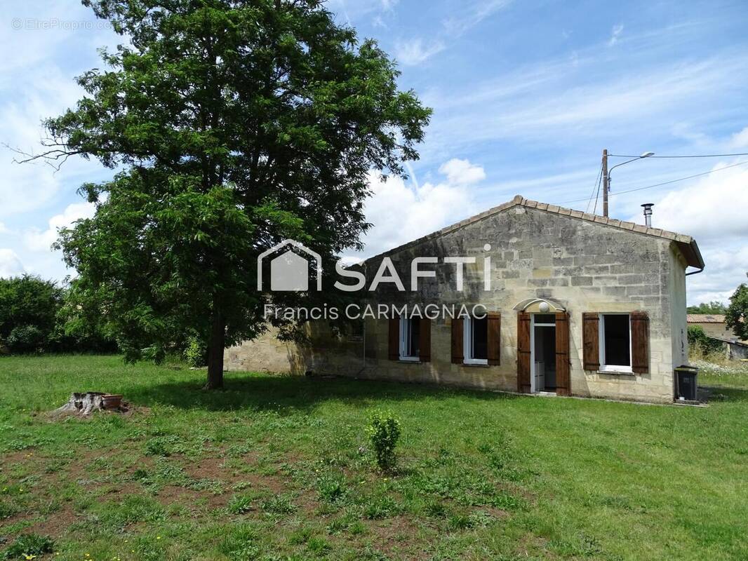 Photo 1 - Maison à SAINT-MEDARD-DE-GUIZIERES