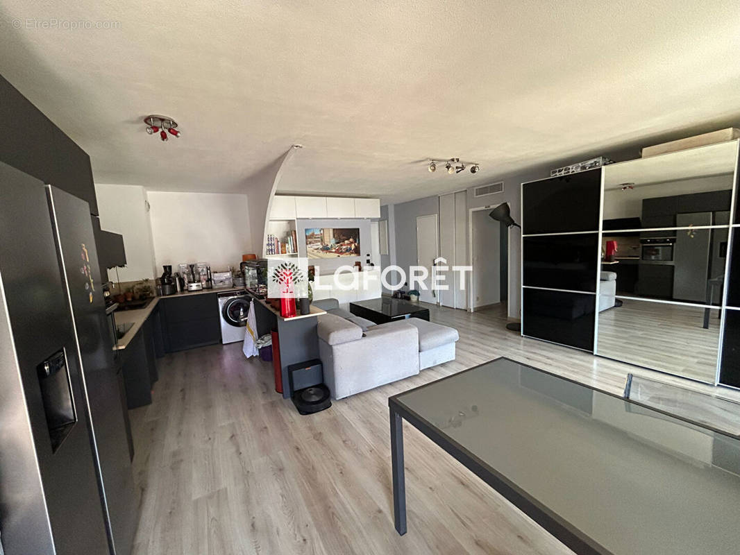 Appartement à MARSEILLE-9E