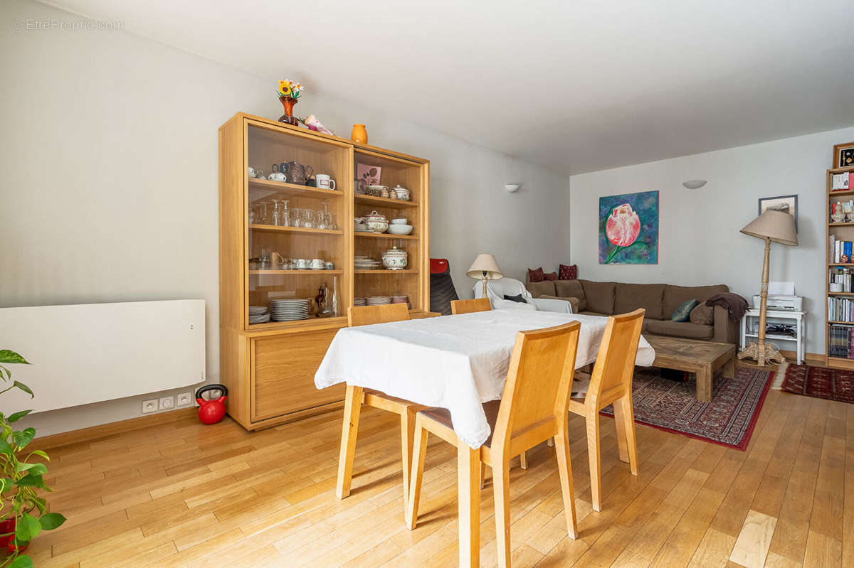 Appartement à PARIS-14E