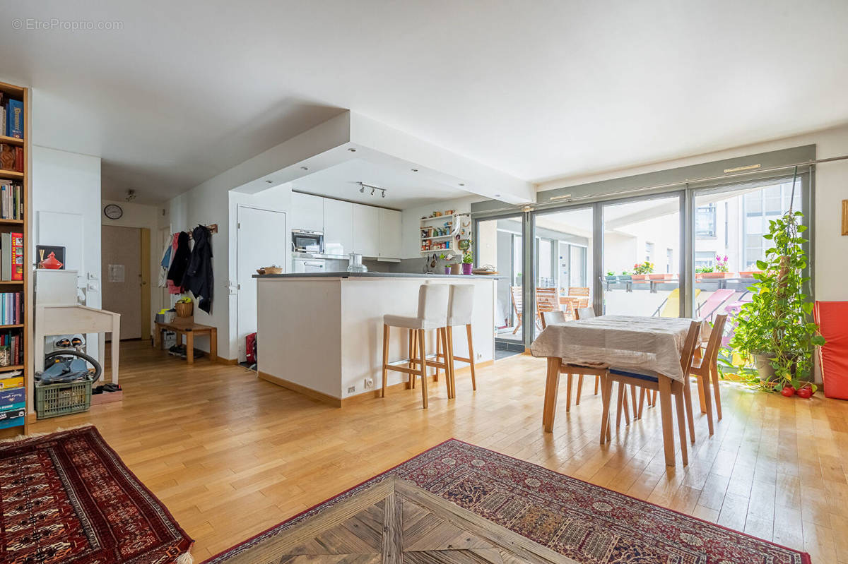 Appartement à PARIS-14E