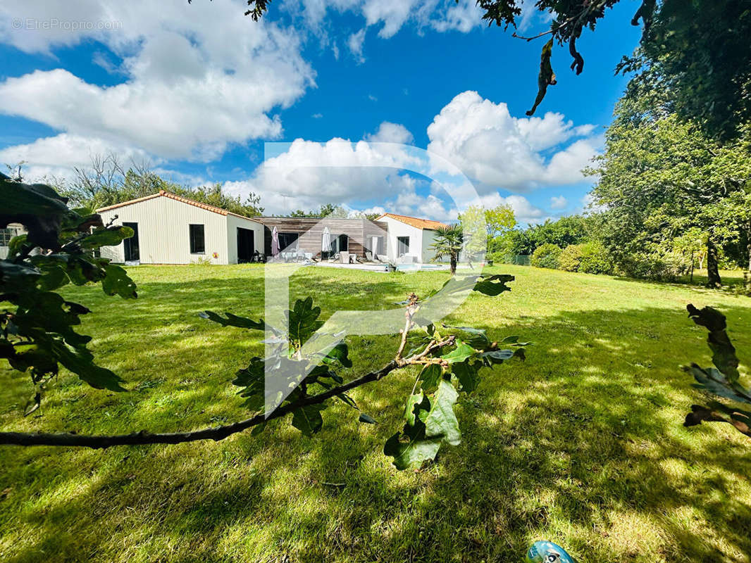 Maison à COMMEQUIERS