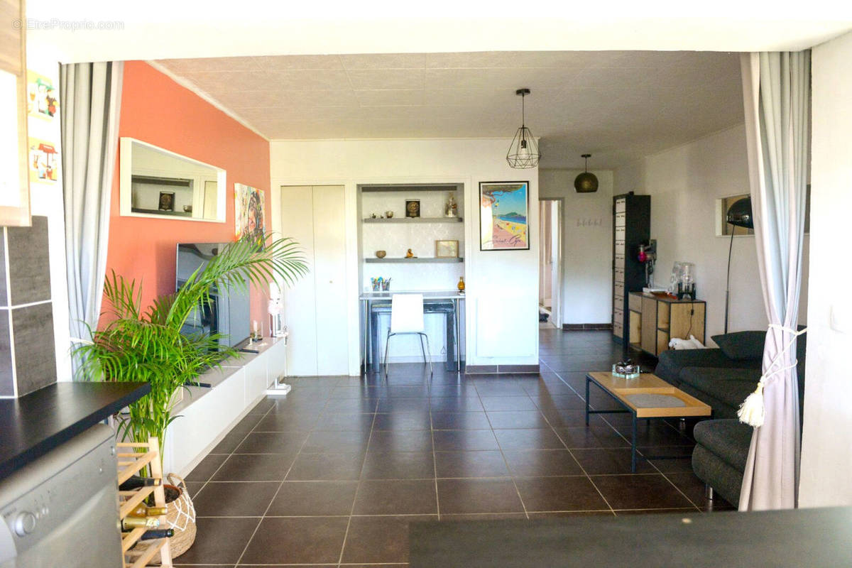 Appartement à SAINT-CYR-SUR-MER