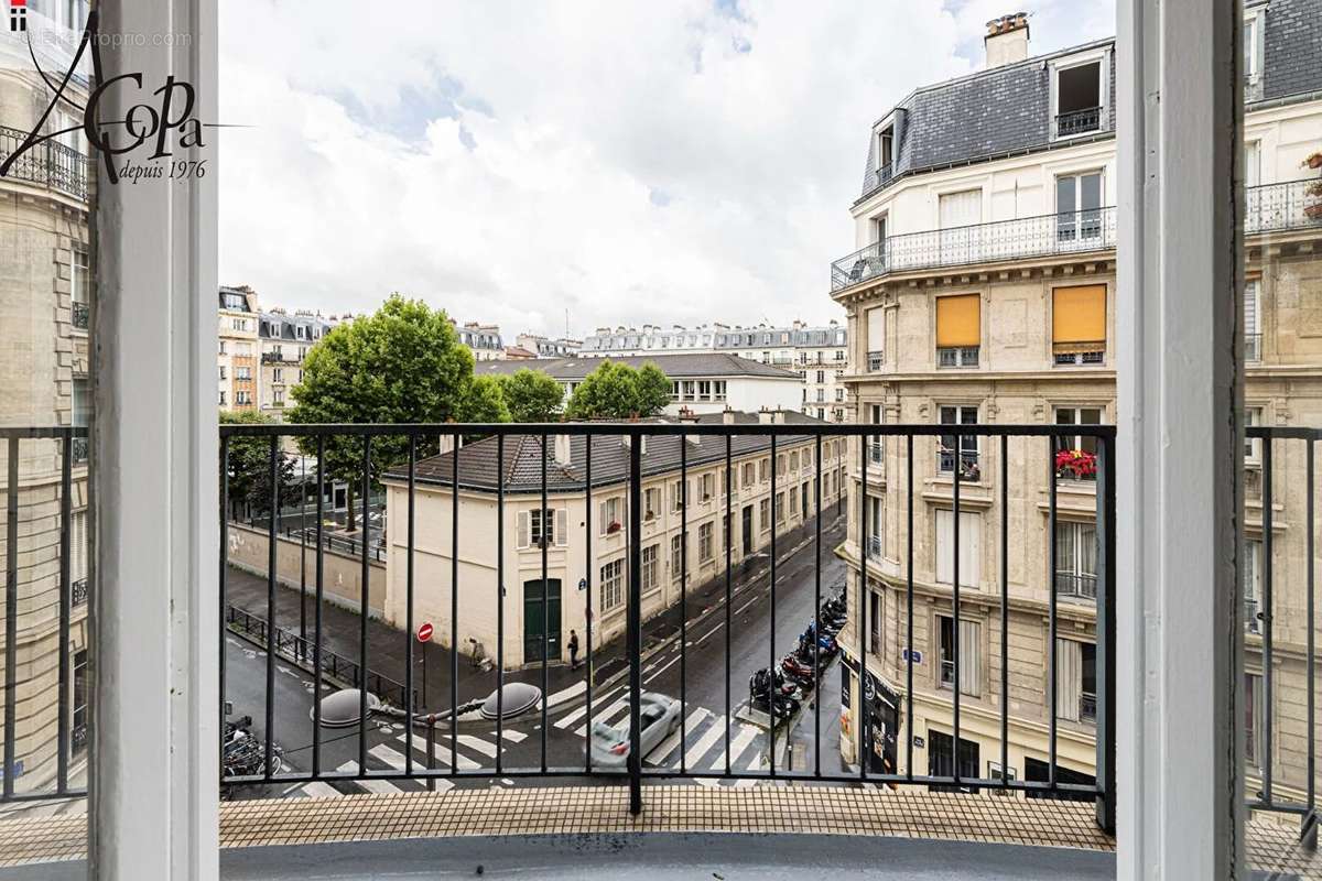 Appartement à PARIS-18E