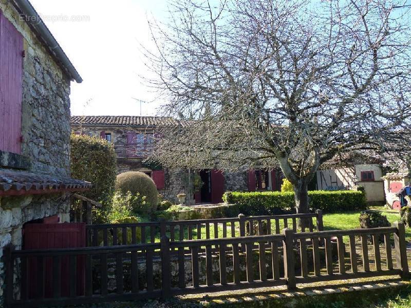 Maison à MONPAZIER