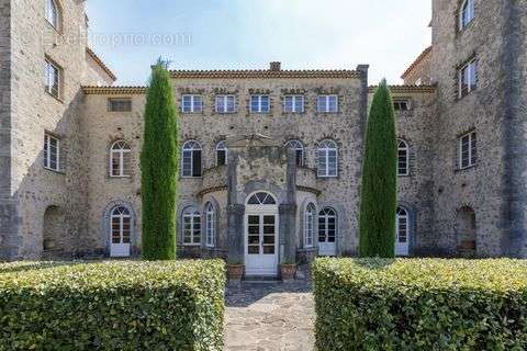 Appartement à TOURRETTES