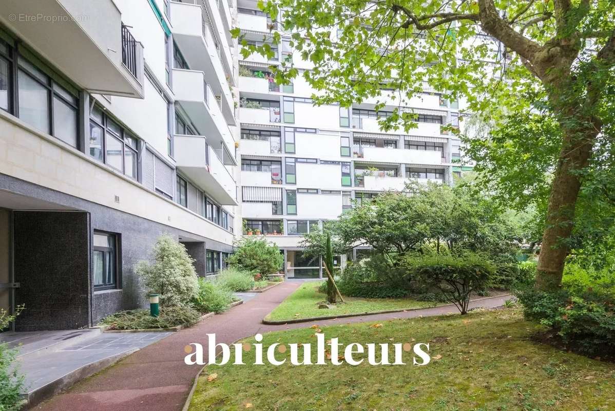 Appartement à PARIS-20E